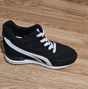Puma Women's Black Athletic Shoes